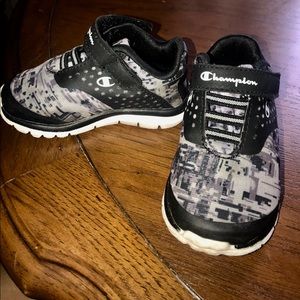 5 1/2W c champion shoes
